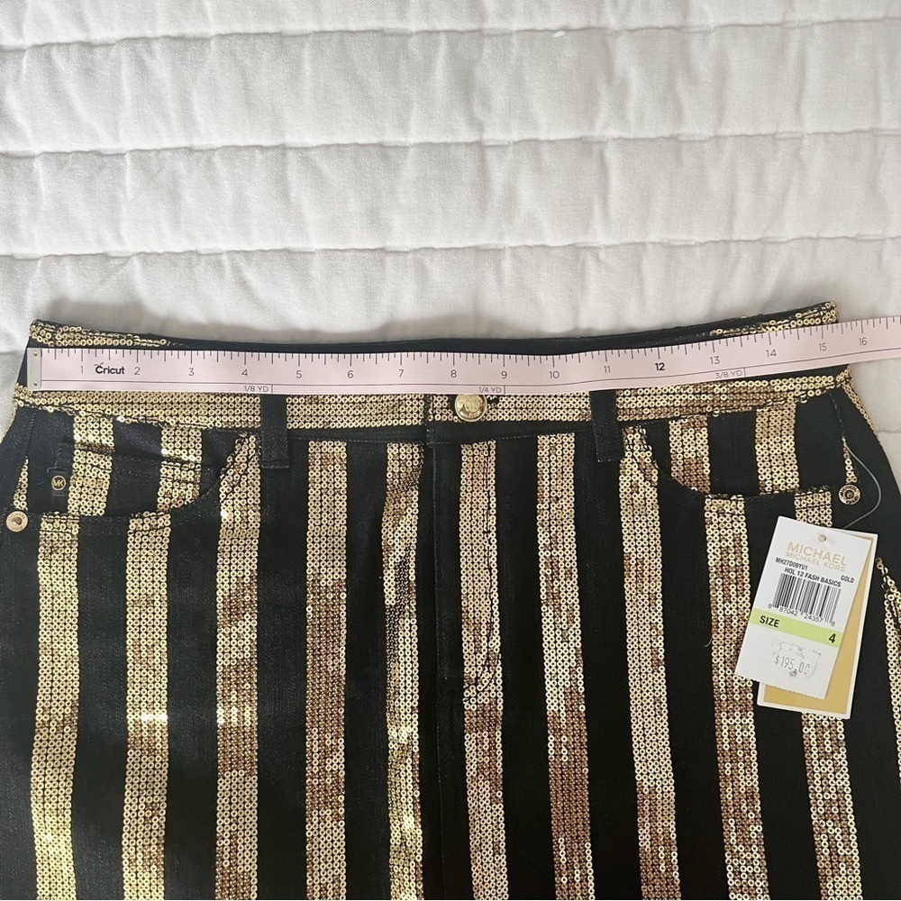 Gorgeous Michael Kors Black & Gold Sequin Stripe
Denim Mini Skirt NWT Sz.4 - Picture 7 of 7